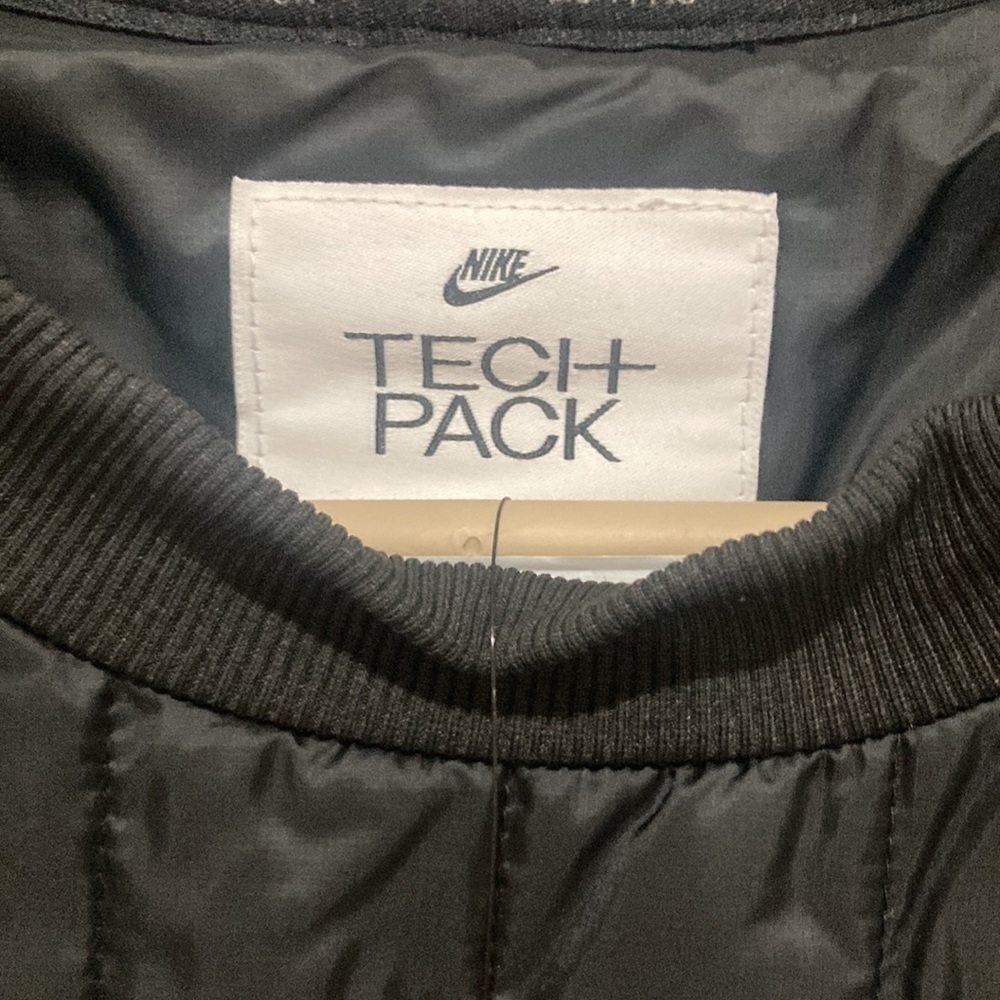 NIKE Sportswear Therma-Fit Tech Pack Winterized Crew Black Sz L (DQ4302-010) - Picture 4 of 6